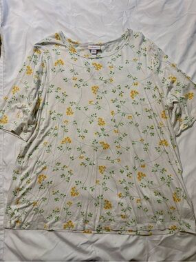 NWT Women's White Floral Short Sleeve Top by Lularoe, Large